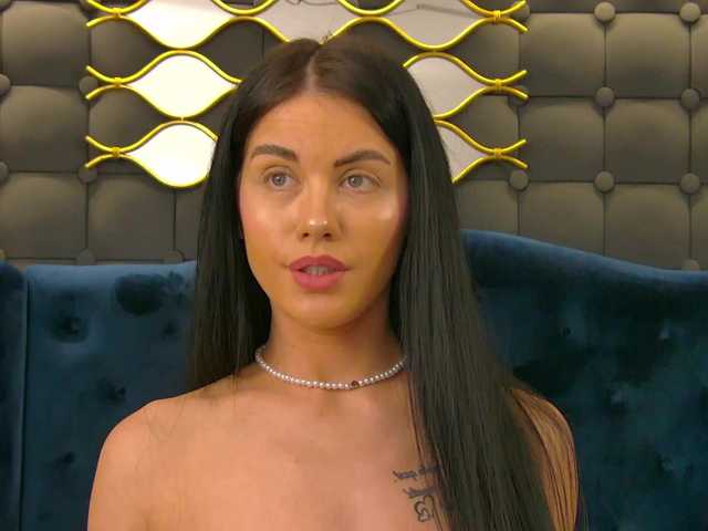 LeyaCass's BongaCams show and profile