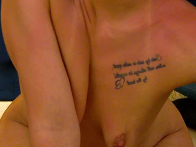 LeyaCass live cam on BongaCams