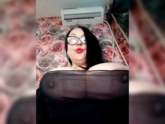 ViktoryDimond live cam on BongaCams