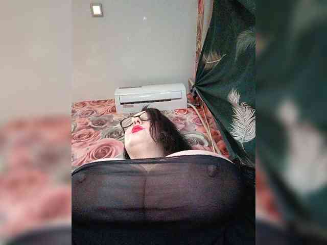 ViktoryDimond webcam