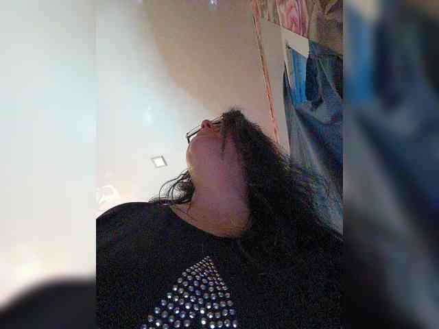 ViktoryDimond webcam