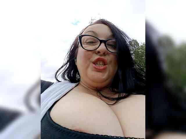 ViktoryDimond webcam