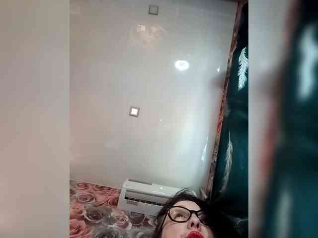 ViktoryDimond webcam