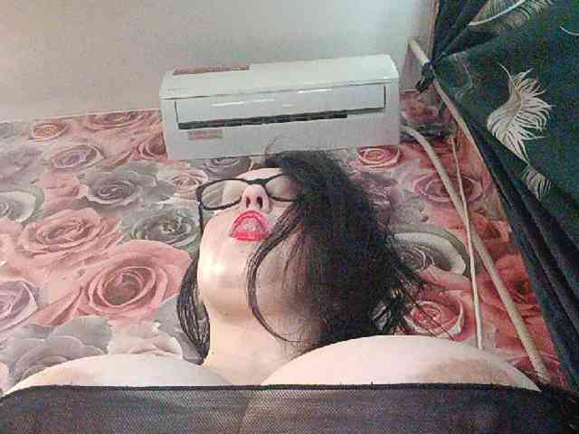ViktoryDimond webcam