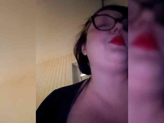 ViktoryDimond webcam