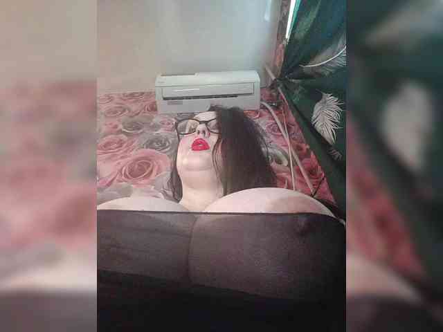 ViktoryDimond webcam