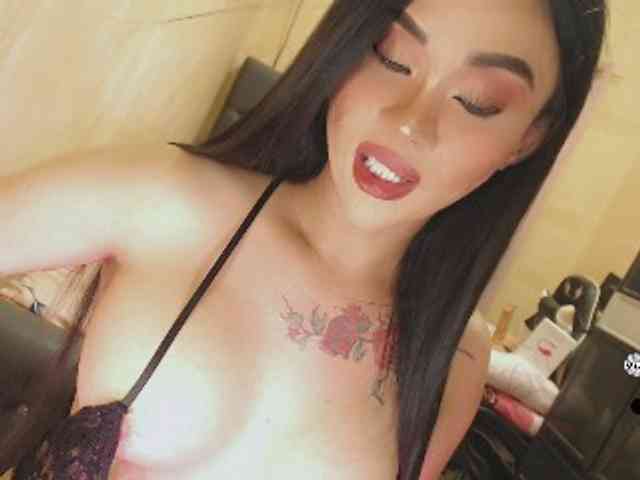 yourqueenmika