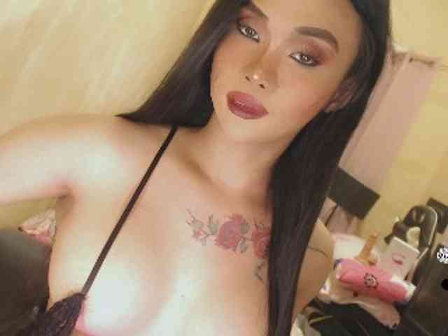 yourqueenmika