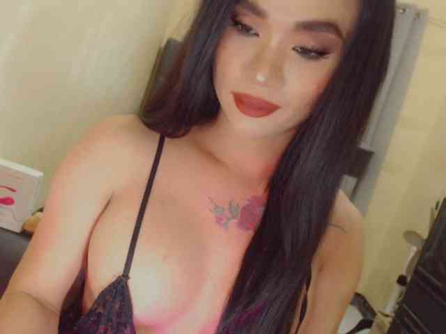 yourqueenmika