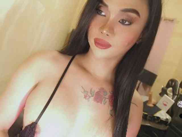 yourqueenmika