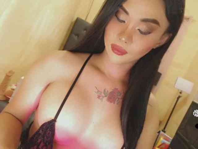 yourqueenmika