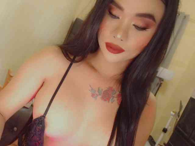 yourqueenmika