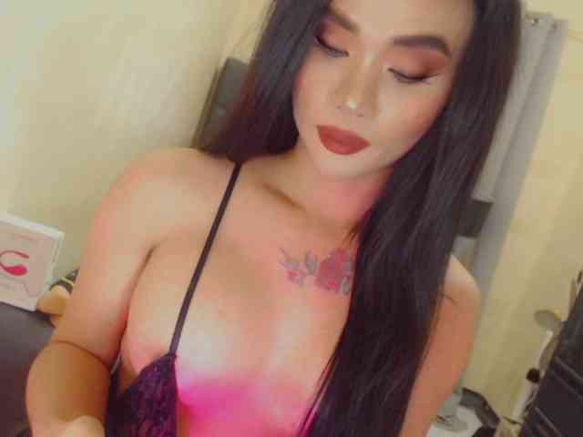 yourqueenmika