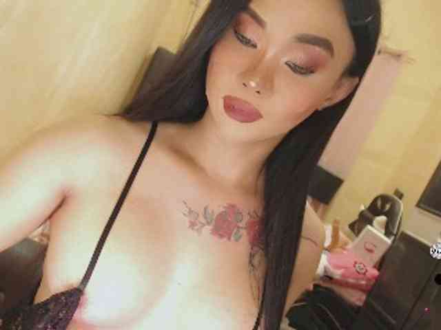 yourqueenmika