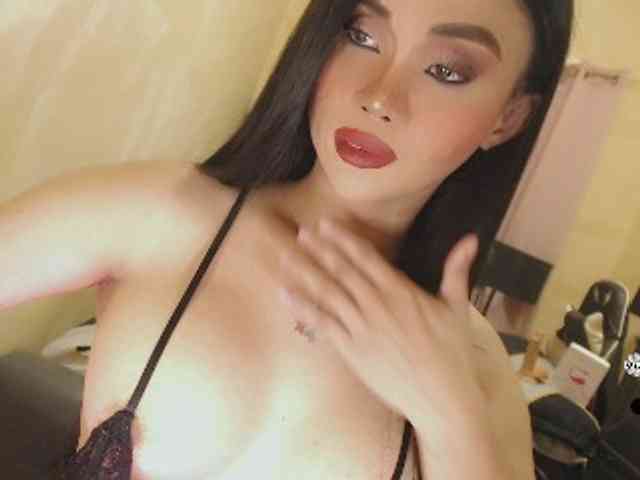yourqueenmika