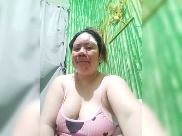 Swallowtits69 live cam preview