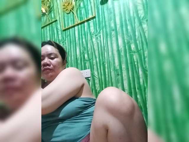 Swallowtits69 live cam preview