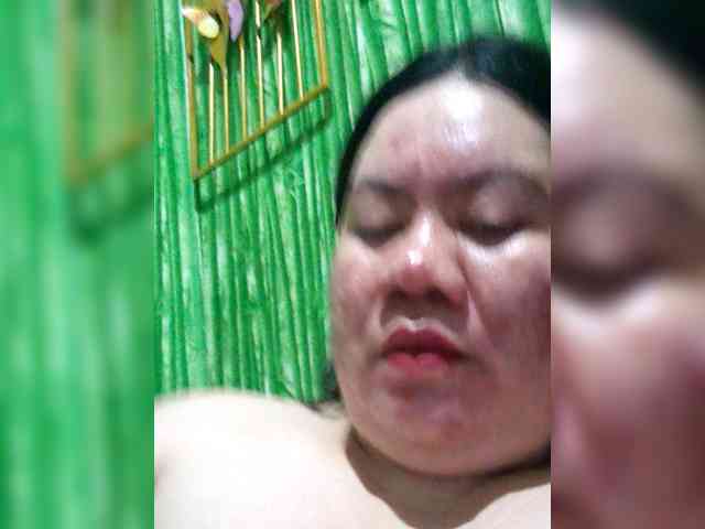 Swallowtits69 webcam