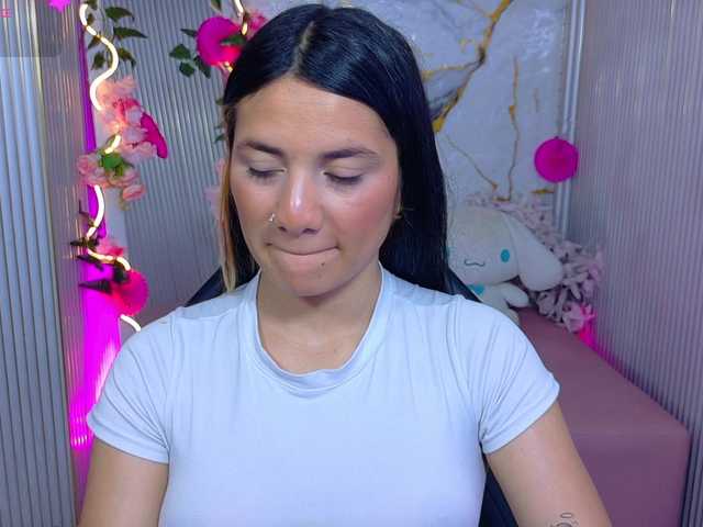 Chiara-tay live cam on BongaCams
