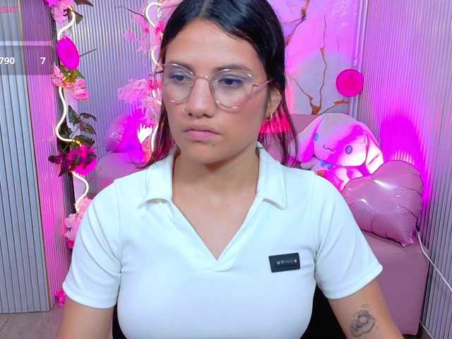 Chiara-tay live webcam show