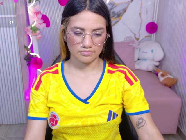 Chiara-tay live cam on BongaCams