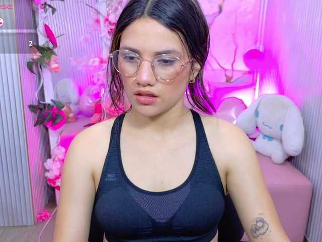 Chiara-tay live webcam show