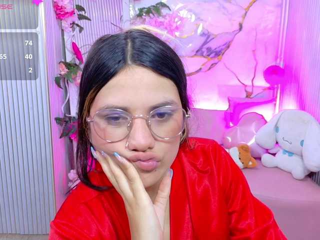 Chiara-tay live webcam show