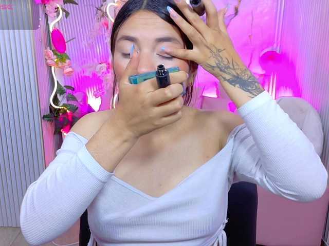Chiara-tay live webcam show