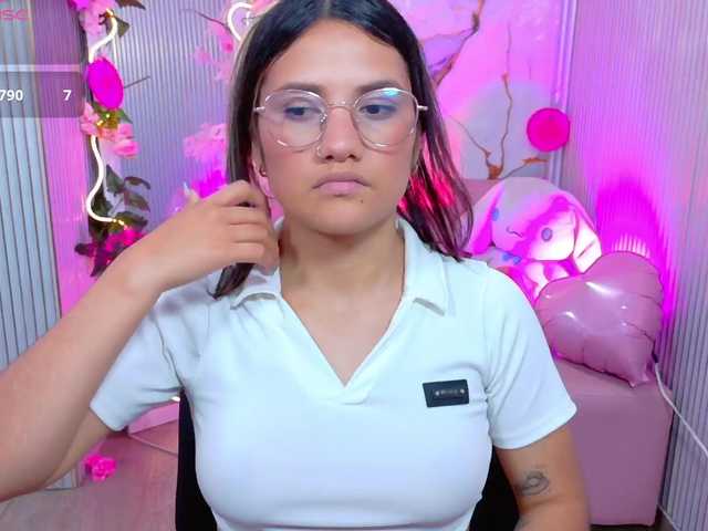 Chiara-tay live webcam show