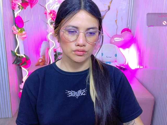 Chiara-tay live cam on BongaCams