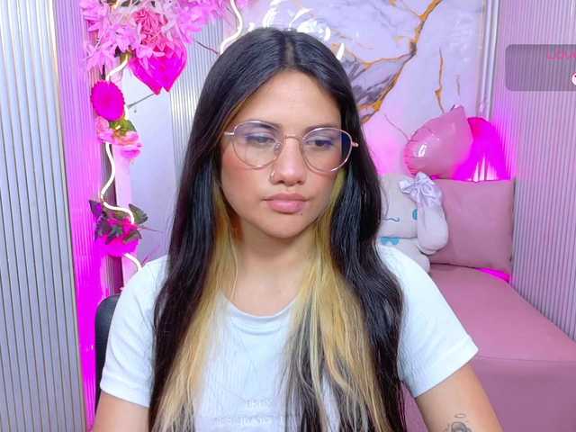 Chiara-tay live cam on BongaCams