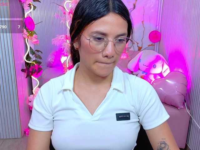 Chiara-tay live webcam show