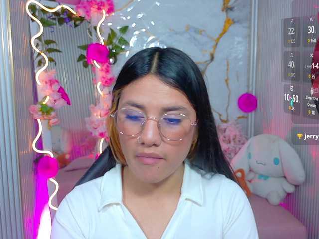 Chiara-tay live cam on BongaCams