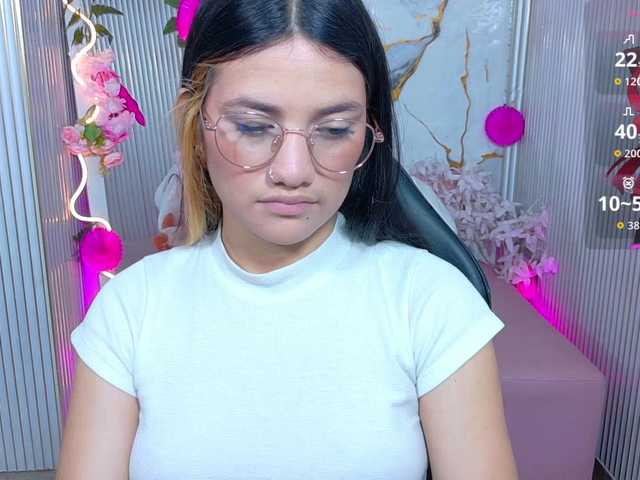 Chiara-tay