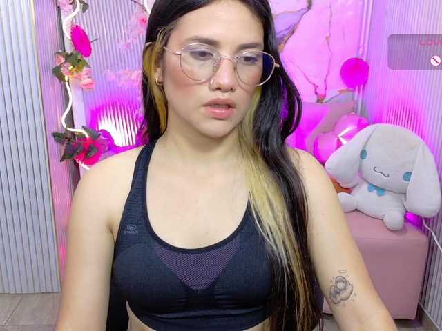 Chiara-tay live cam on BongaCams