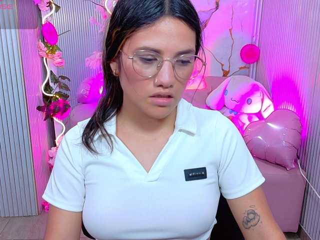 Chiara-tay live webcam show