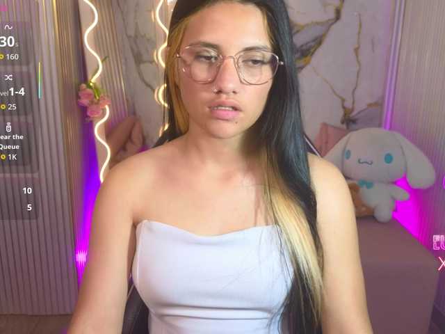 Chiara-tay's BongaCams show and profile