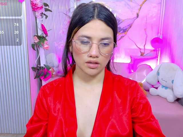 Chiara-tay live webcam show