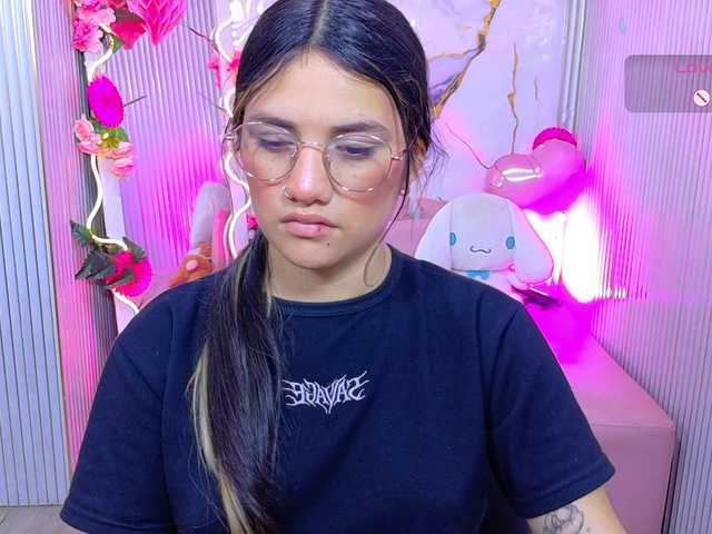 Chiara-tay live cam on BongaCams