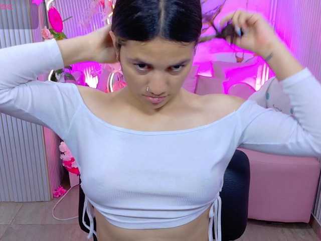 Chiara-tay live webcam show