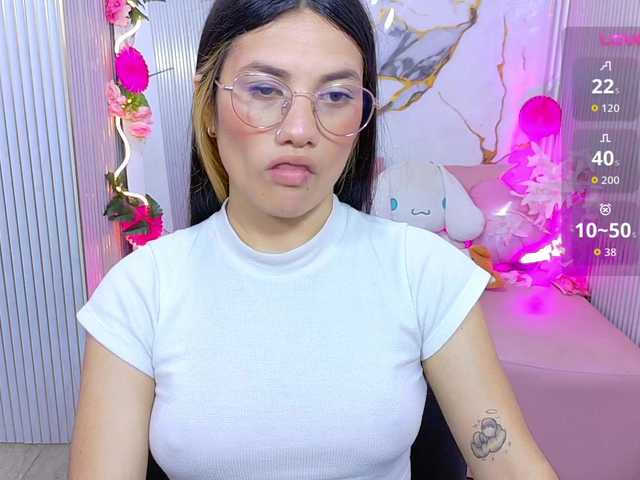Chiara-tay live cam on BongaCams