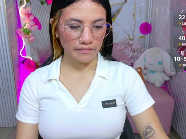 Chiara-tay live cam on BongaCams
