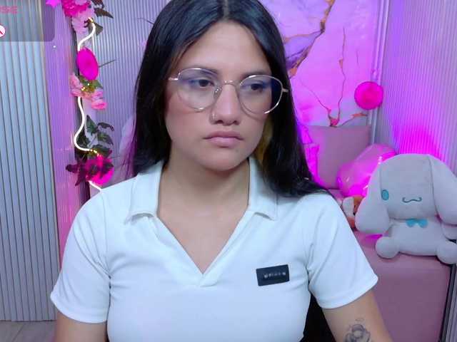 Chiara-tay live webcam show