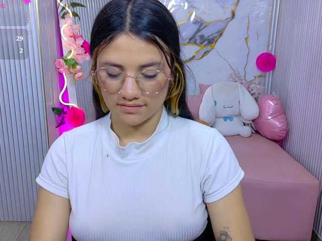 Chiara-tay live cam on BongaCams