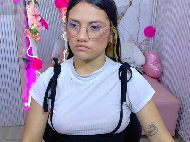 Chiara-tay live cam on BongaCams