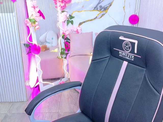 Chiara-tay live cam on BongaCams