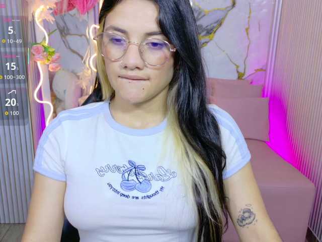 Chiara-tay