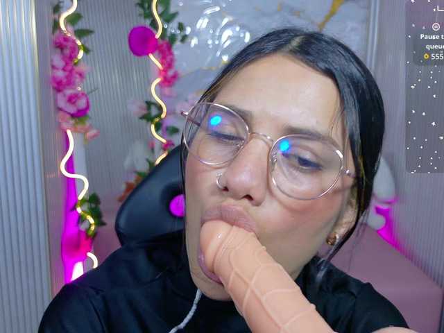 Chiara-tay live cam on BongaCams