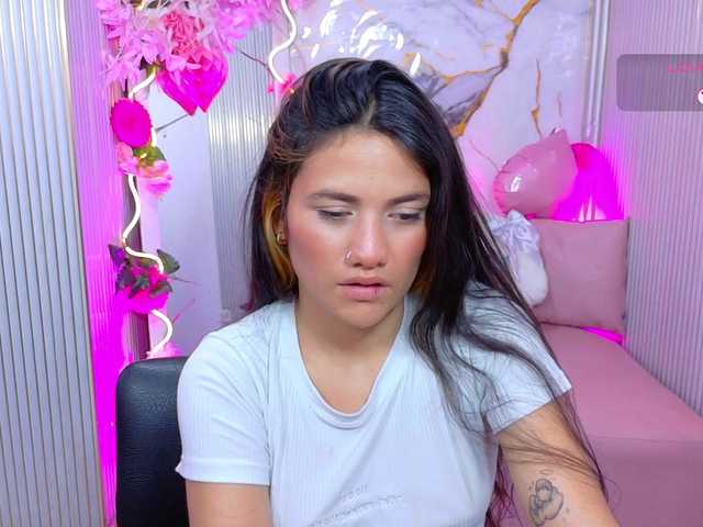Chiara-tay live cam on BongaCams