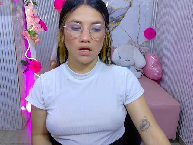 Chiara-tay live cam on BongaCams